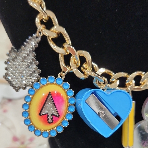 ❤️🔹️BETSEY JOHNSON🔹️beautiful Teacher School Supply Charms 16" Necklace - Picture 10 of 12